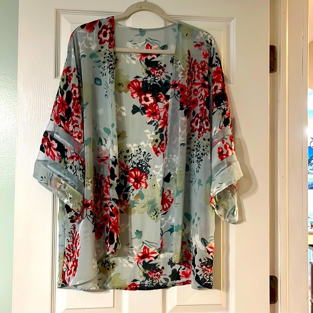 Hardly Worn  Floral  Duster , Kimono